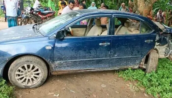 ব্রাহ্মণবাড়িয়ায় ট্রেনের ধাক্কায় প্রাইভেট কারের যাত্রী নিহত