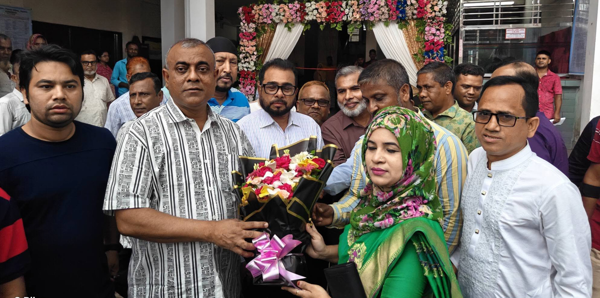 নেত্রকোণা পৌরসভায় নাগরিক ই-সেবার উদ্বোধন করলেন এমপি