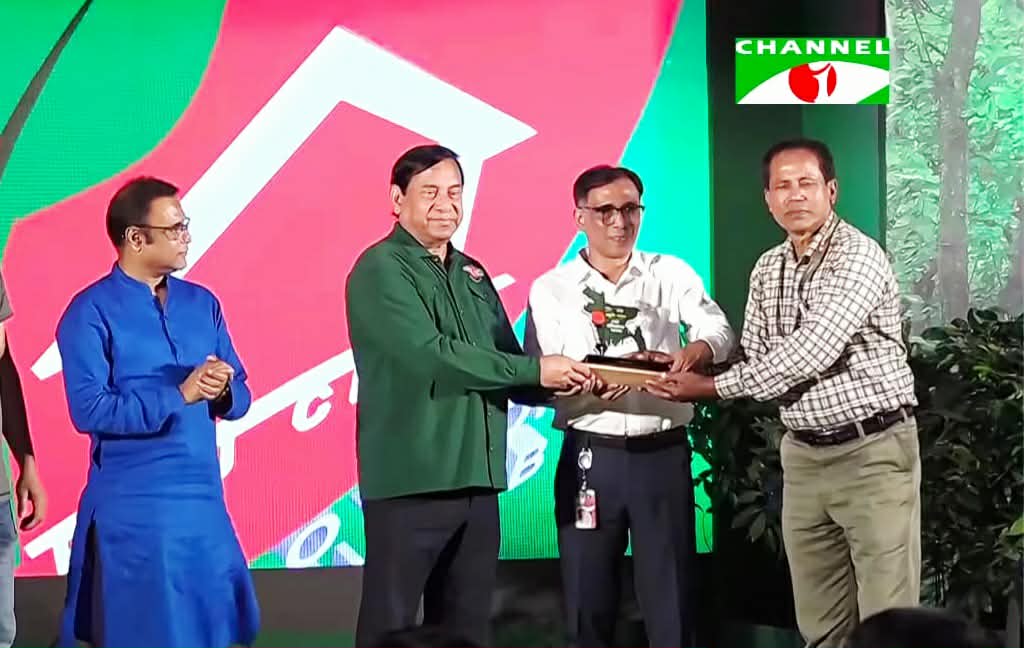 চ্যানেল আইয়ের ‘প্রকৃতি সংবাদে’ সেরা প্রতিবেদকের পুরষ্কার পেলেন জাহিদ হাসান